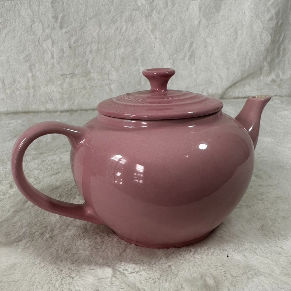 Le Creuset Classic Stoneware Teapot Chiffon HTF Pink Collectible color